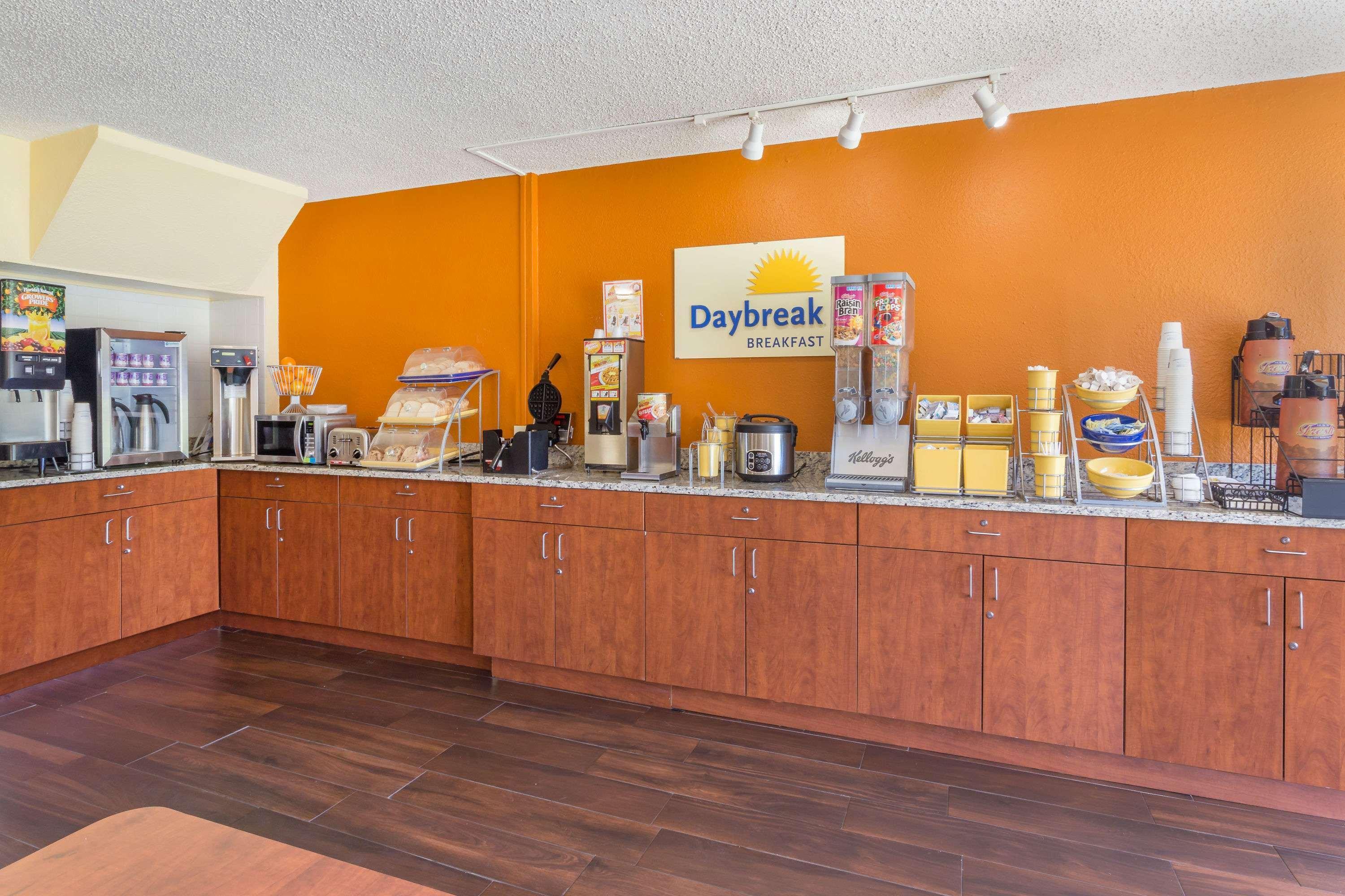Days Inn By Wyndham Wildwood I-75 Ngoại thất bức ảnh